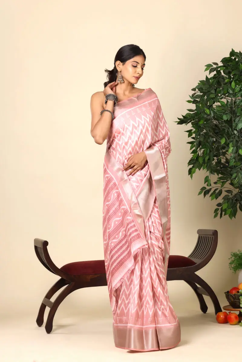Graceful Pink Soft Silk Saree With Golden Border - Image 3